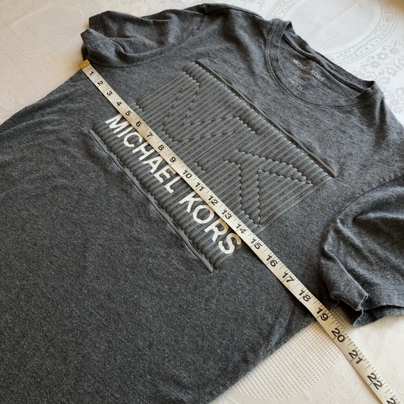 Michael Kors MK Gray T-Shirt Women’s Size S Short Sleeves Crew Neck Casual-Fit - Picture 10 of 16
